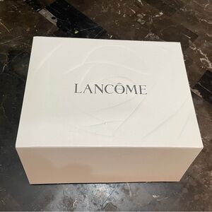 Lancôme White Gift Box